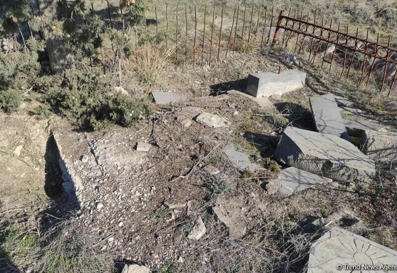 Кадры из села Зангиланского района, подвергнувшегося армянскому вандализму