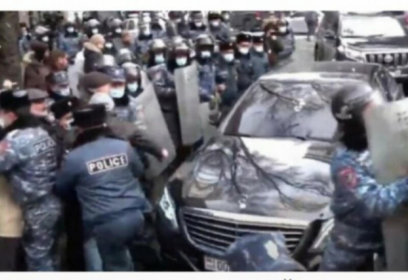 В Армении напали на кортеж Никола Пашиняна