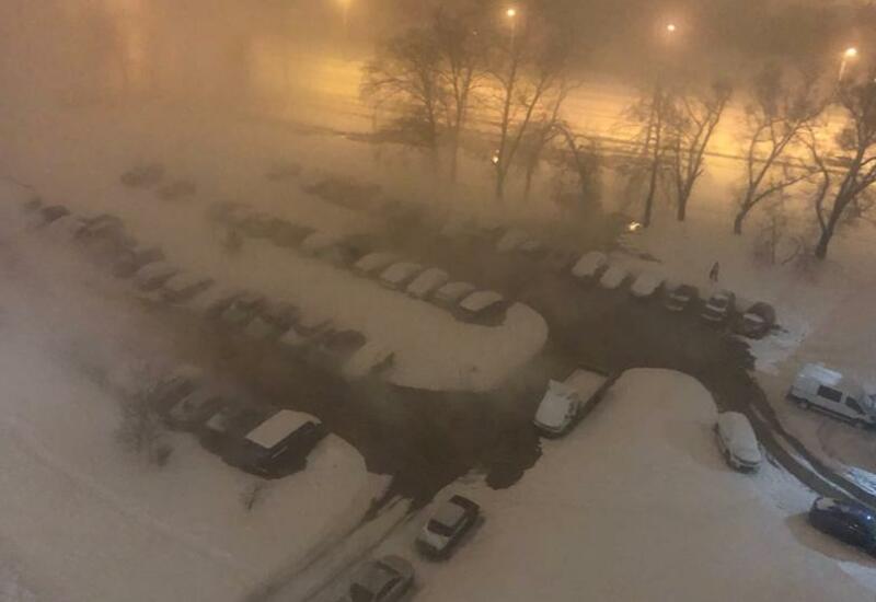 Кипяток хлынул из-под земли в Петербурге