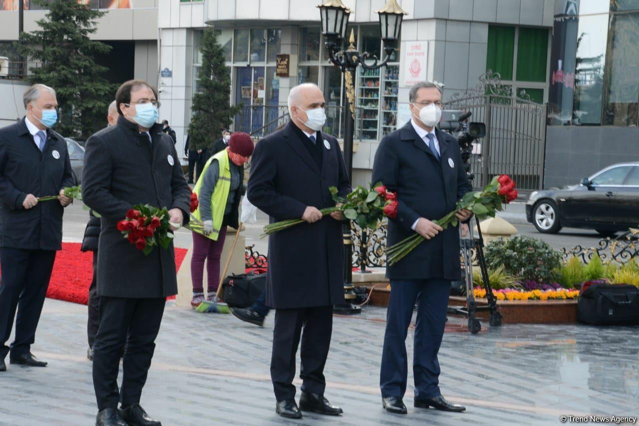 Общественность Азербайджана чтит память жертв Ходжалинского геноцида