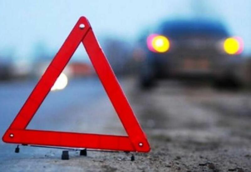 В Евлахе столкнулись два легковых автомобиля