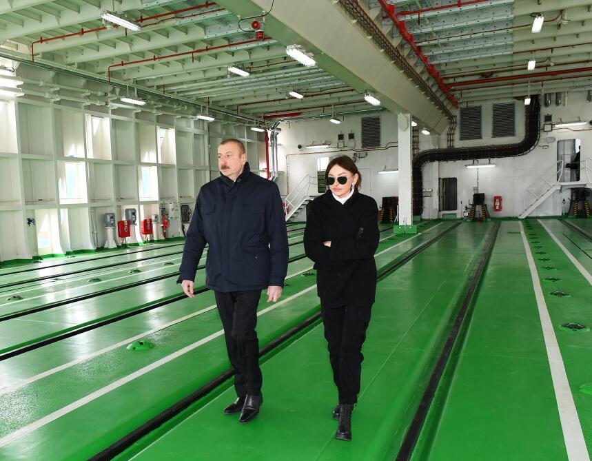 Президент Ильхам Алиев и Первая леди Мехрибан Алиева приняли участие в церемониях спуска на воду судна-парома типа Ro-Pax «Академик Зарифа Алиева» и сдачи в эксплуатацию судна-парома «Азербайджан» аналогичного назначения