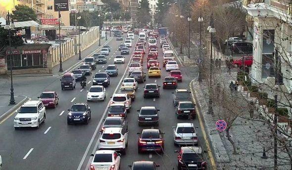 Bakının bəzi küçə və prospektlərindən sıxlıq var