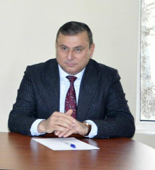 В Агдаме чиновник подорвался на мине