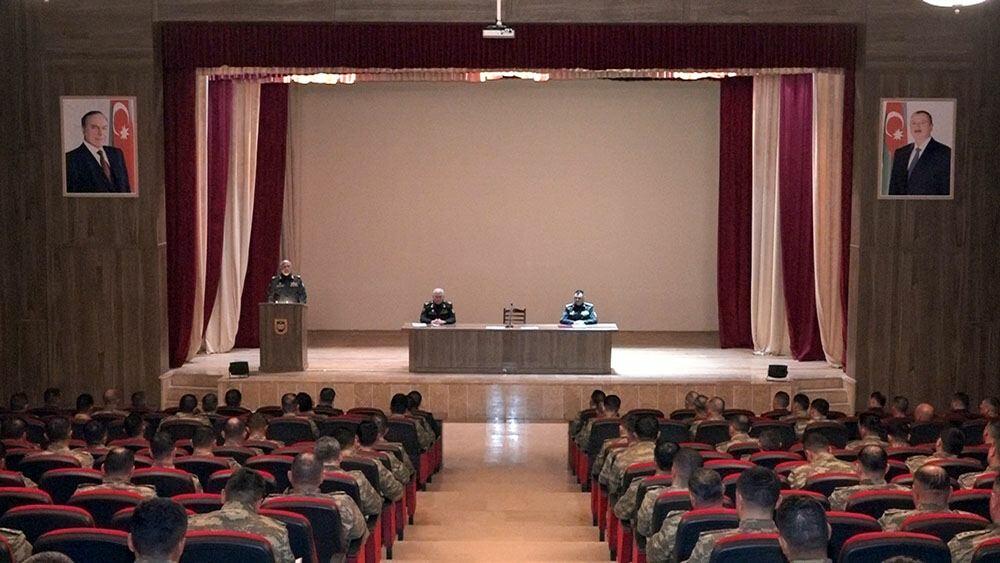 В войсках Нахчыванского гарнизона проведены занятия по командирской подготовке