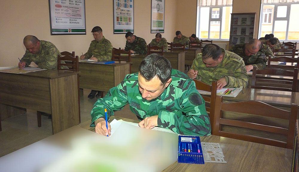 В войсках Нахчыванского гарнизона проведены занятия по командирской подготовке