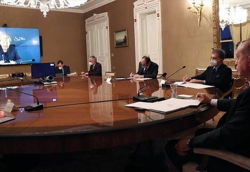 Эрдоган провел встречу с Меркель в формате видеоконференции