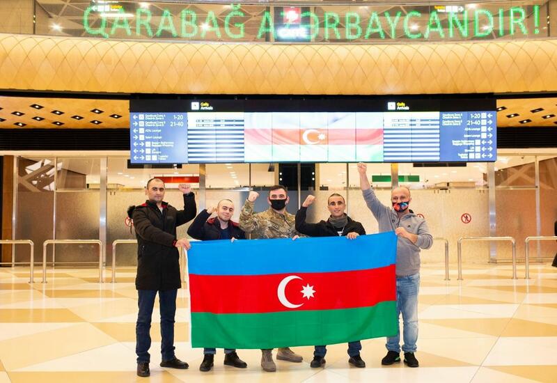 Четверо участников войны вернулись на родину после лечения в Турции