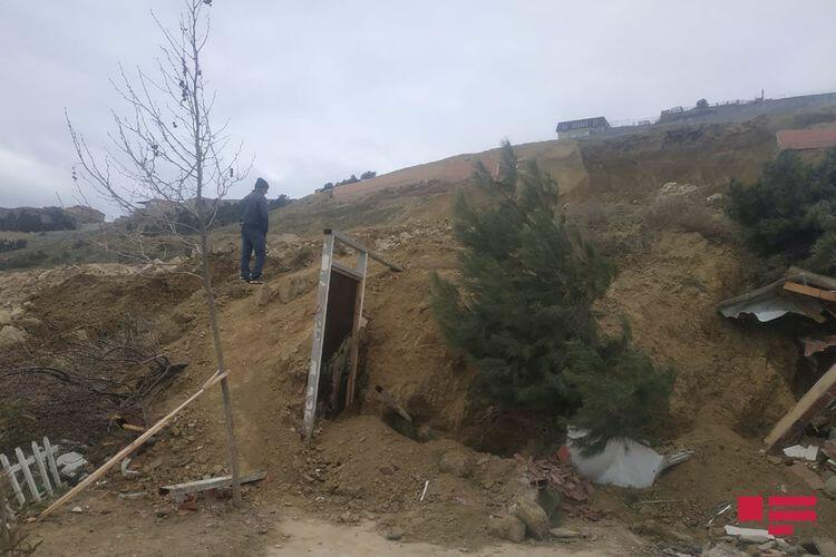 В поселке Бадамдар в Баку произошел оползень