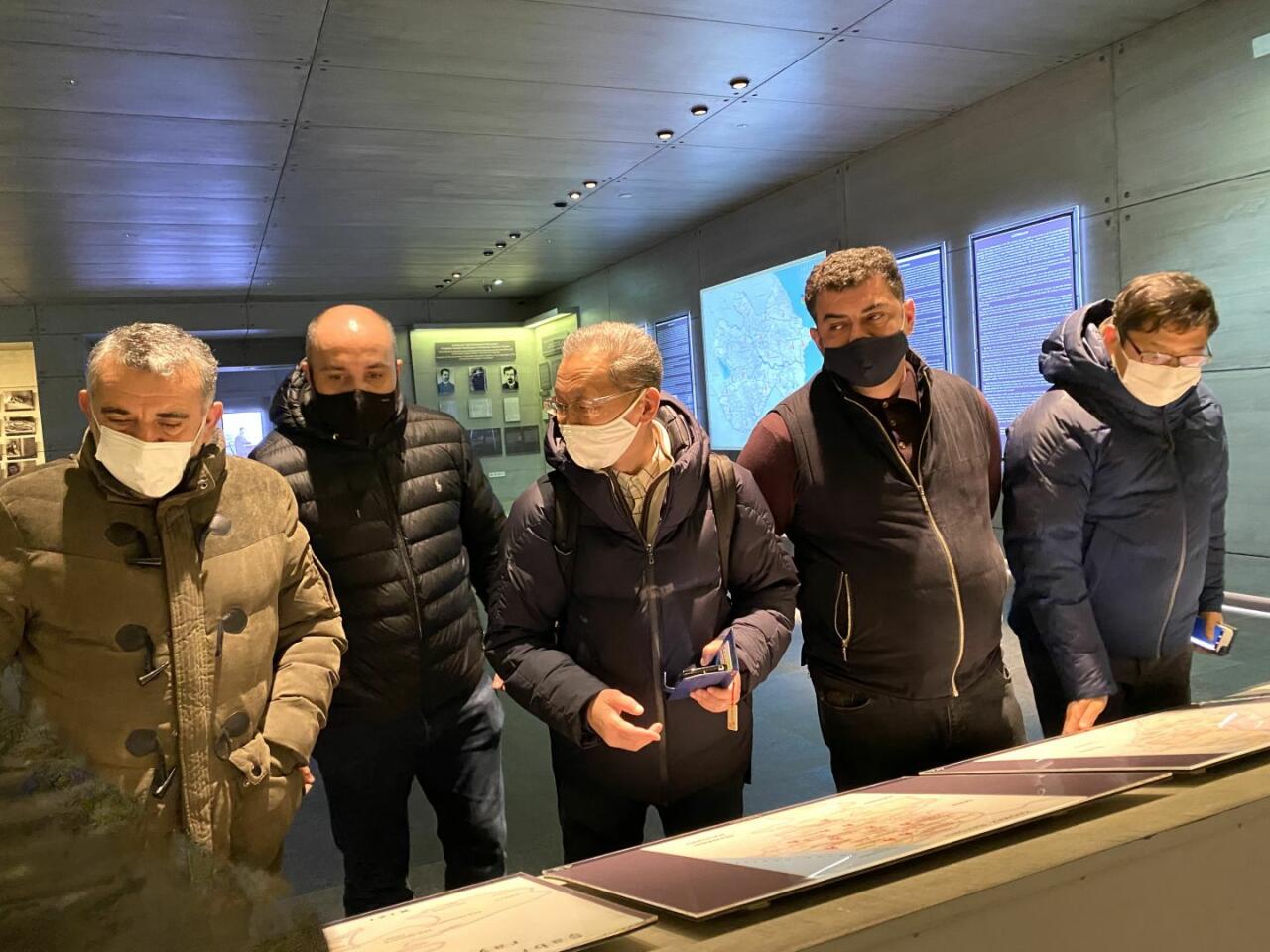 Японские бизнесмены посетили Губинский мемориальный комплекс геноцида