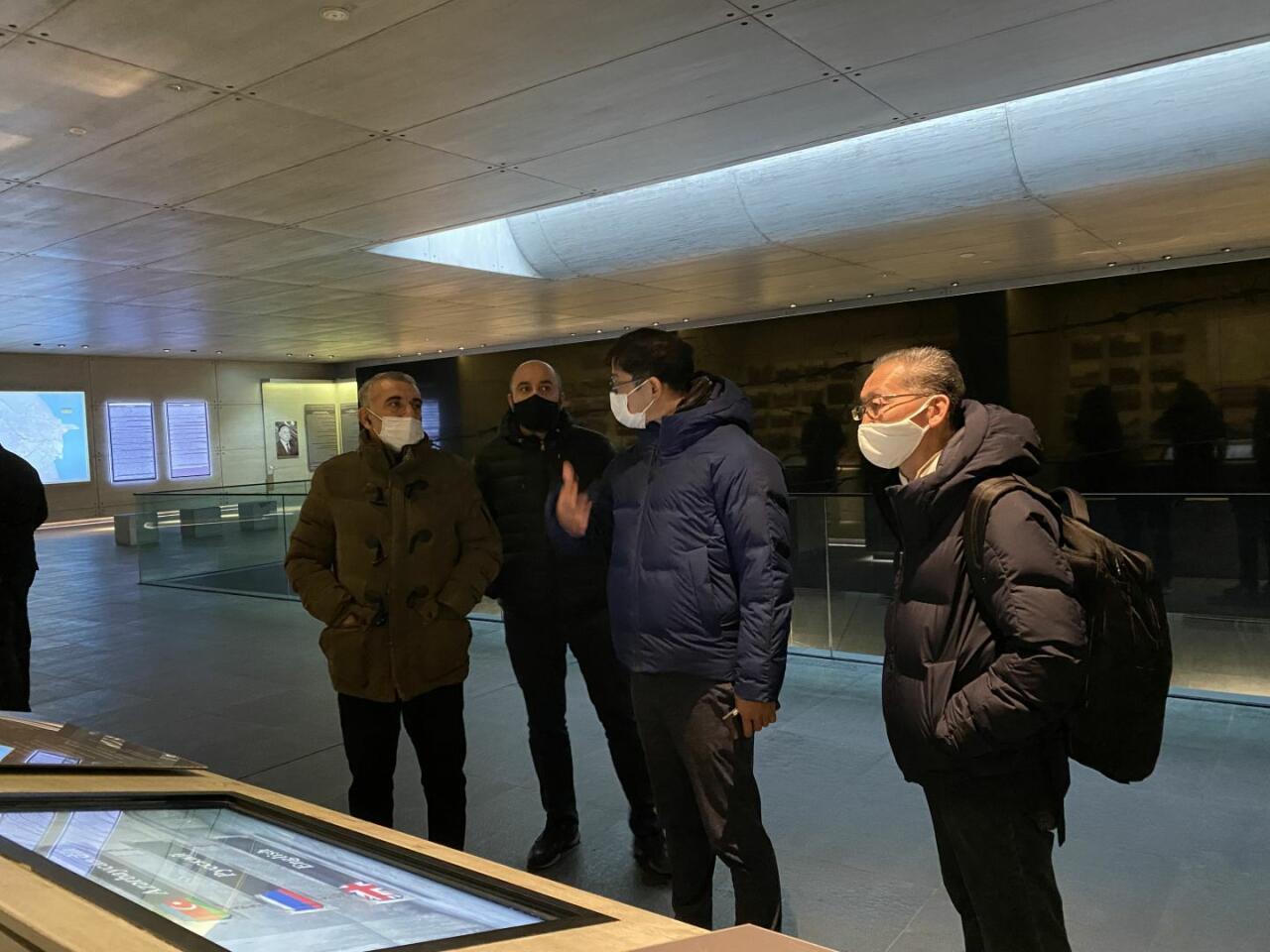 Японские бизнесмены посетили Губинский мемориальный комплекс геноцида