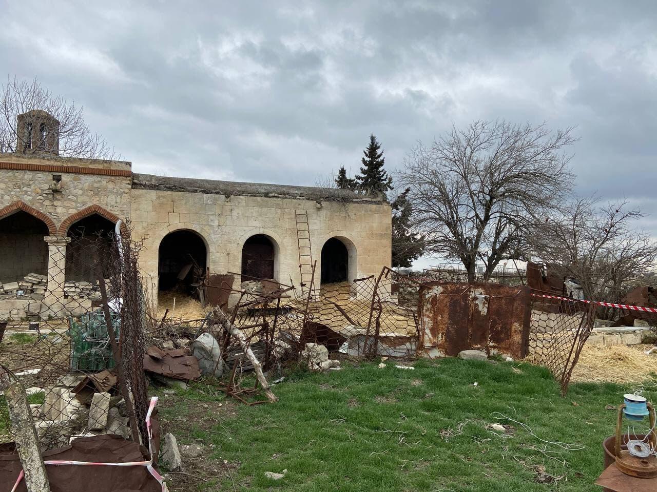 Разрушенный армянами Дворец Имарет в городе Агдам