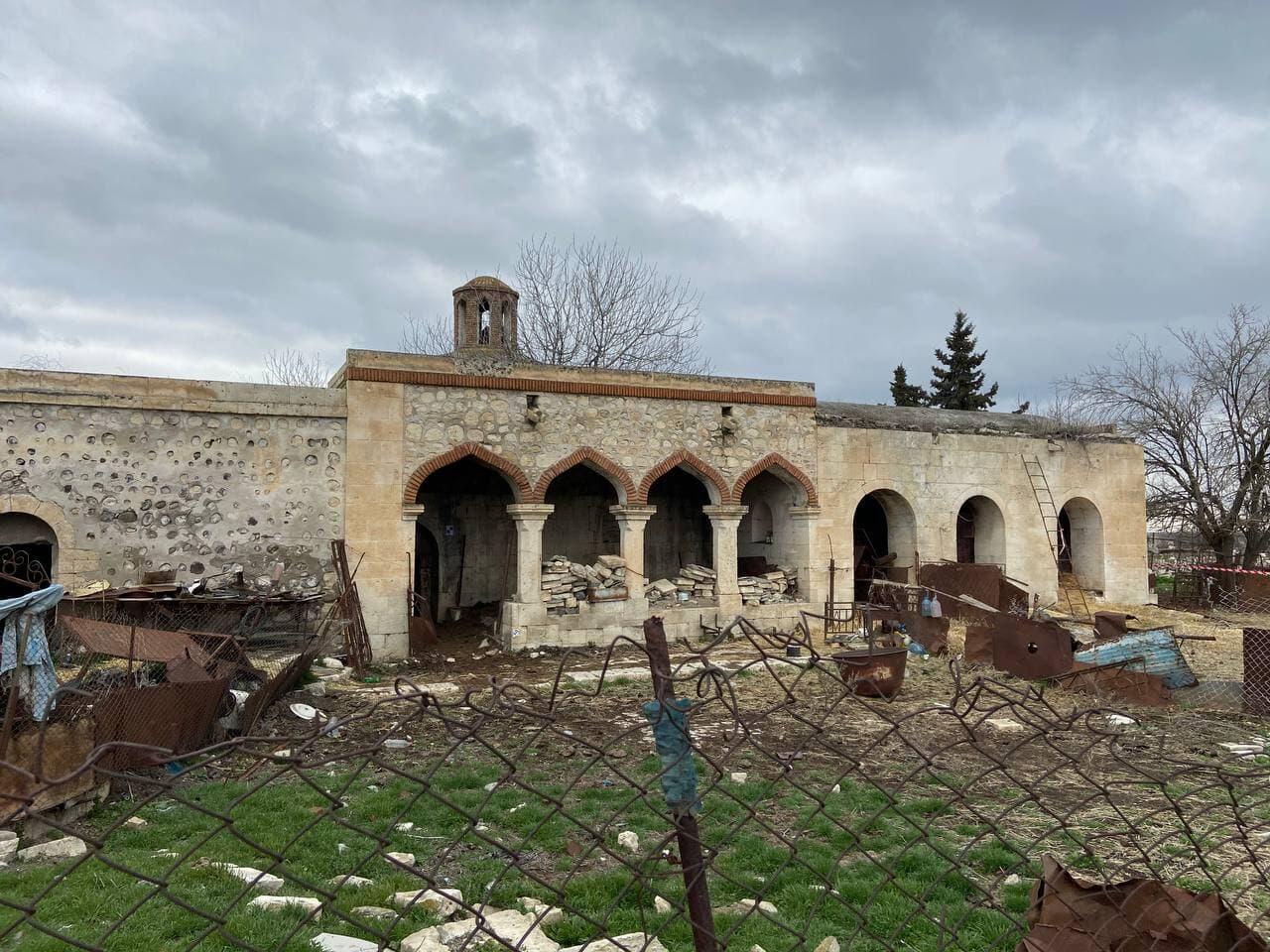 Разрушенный армянами Дворец Имарет в городе Агдам