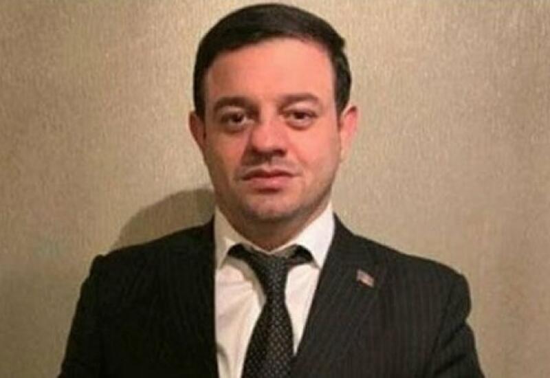 Ata Abdullayevin məhkəməsində şok anlar: Dizini yerə atıb...