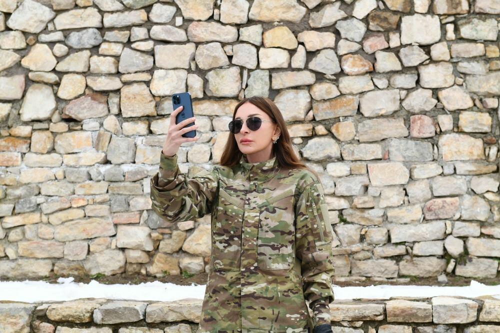 Президент Ильхам Алиев и Первая леди Мехрибан Алиева посетили Физулинский и Ходжавендский районы