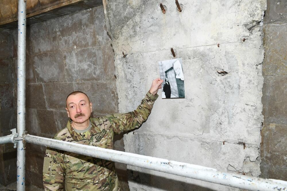 Президент Ильхам Алиев и Первая леди Мехрибан Алиева побывали в городе Шуша
