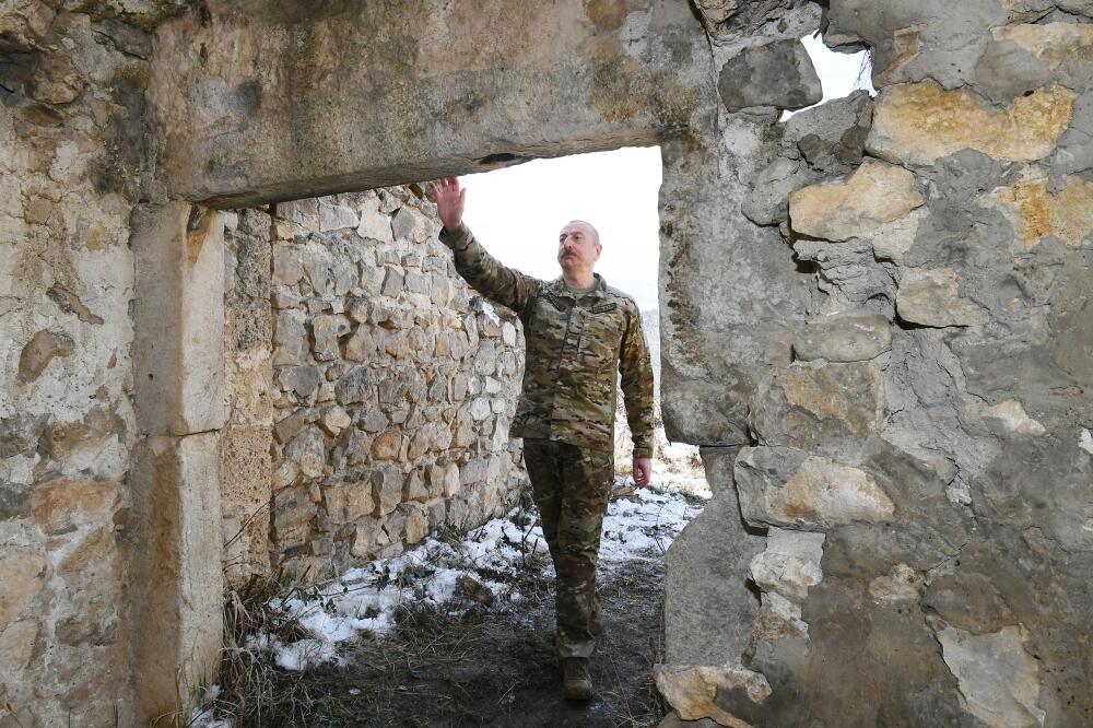Президент Ильхам Алиев и Первая леди Мехрибан Алиева побывали в городе Шуша