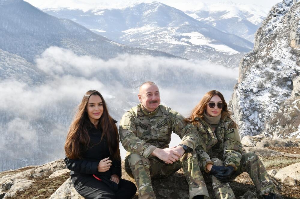 Президент Ильхам Алиев выступил с обращением к азербайджанскому народу