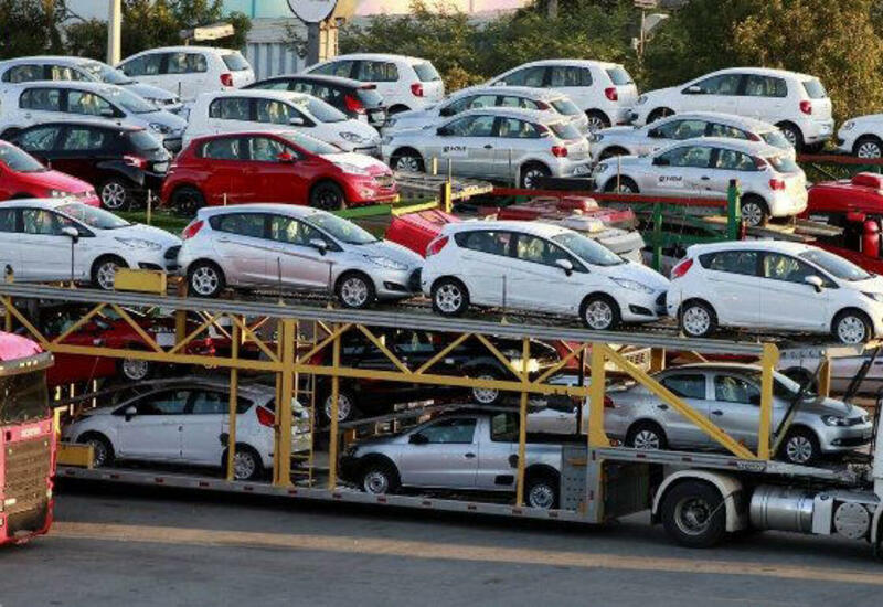 Азербайджан сократил импорт автомобилей из Турции