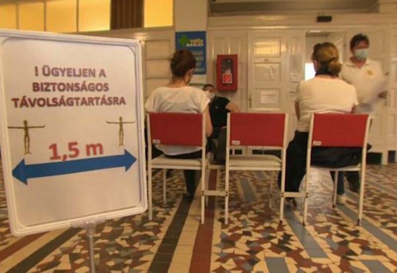 В Венгрии запаздывает вакцинация учителей