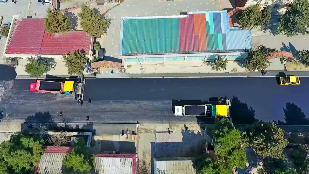 В одном из районов Баку ведется реконструкция ряда дорог