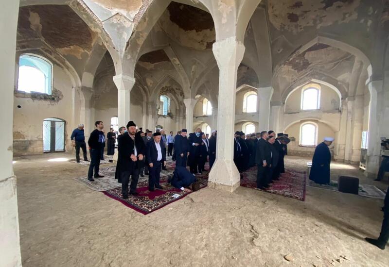 Главы религиозных конфессий в Азербайджане посетили Агдамскую джума-мечеть