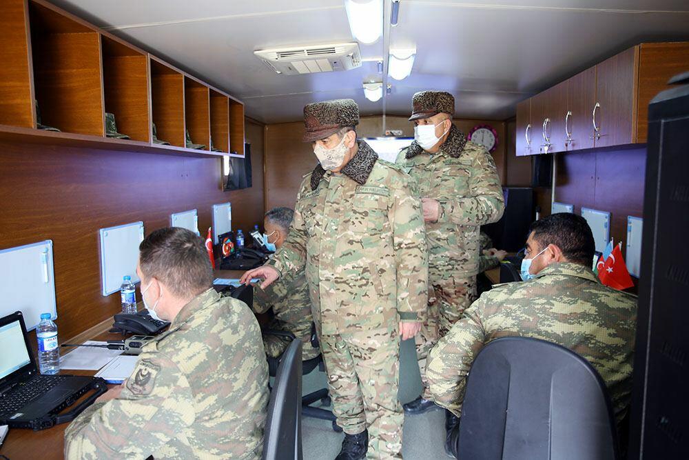 Закир Гасанов и Хулуси Акар понаблюдали за совместной деятельностью автоматизированных систем управления армий двух стран