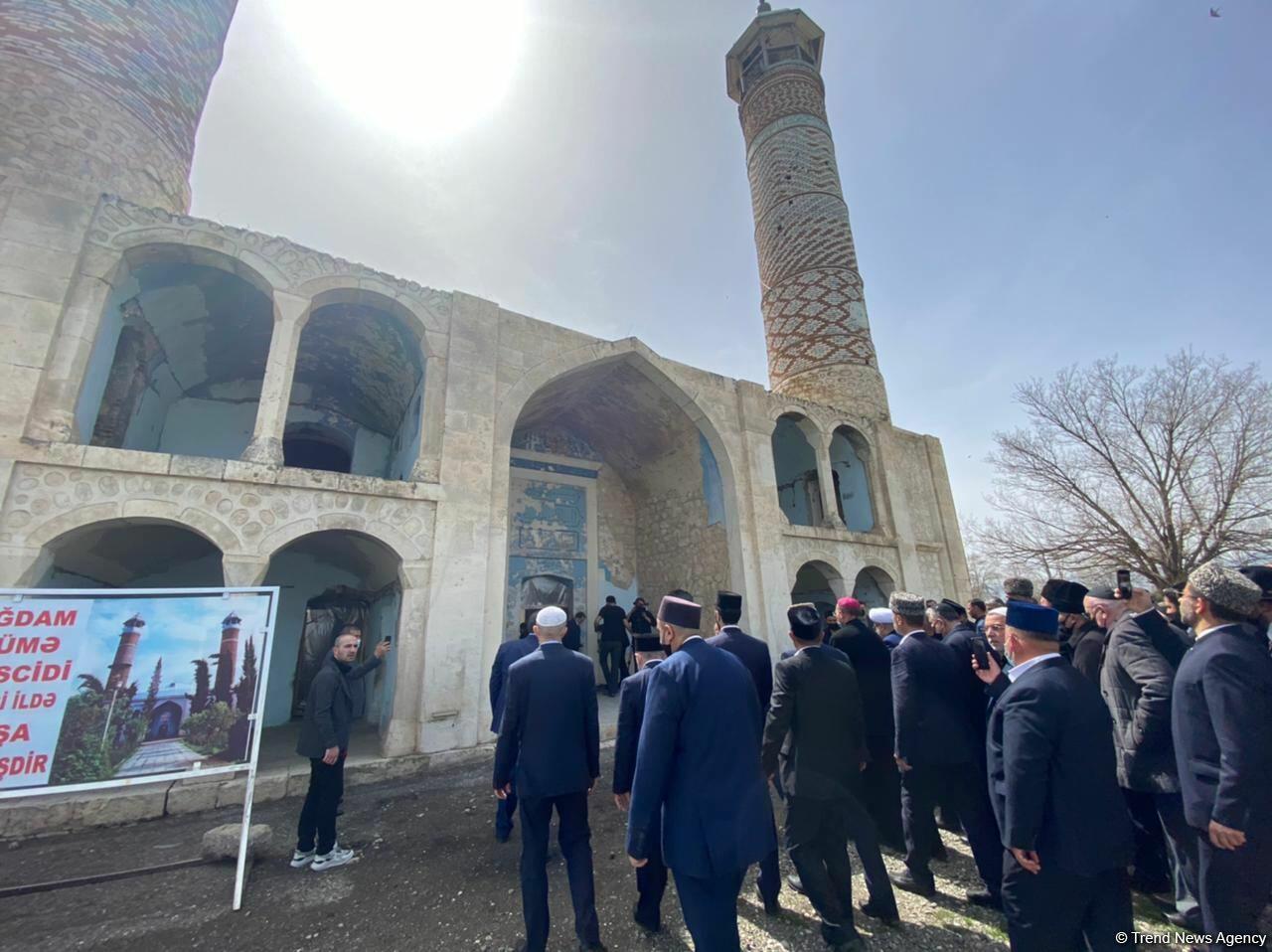 Главы религиозных конфессий в Азербайджане посетили Агдамскую джума-мечеть