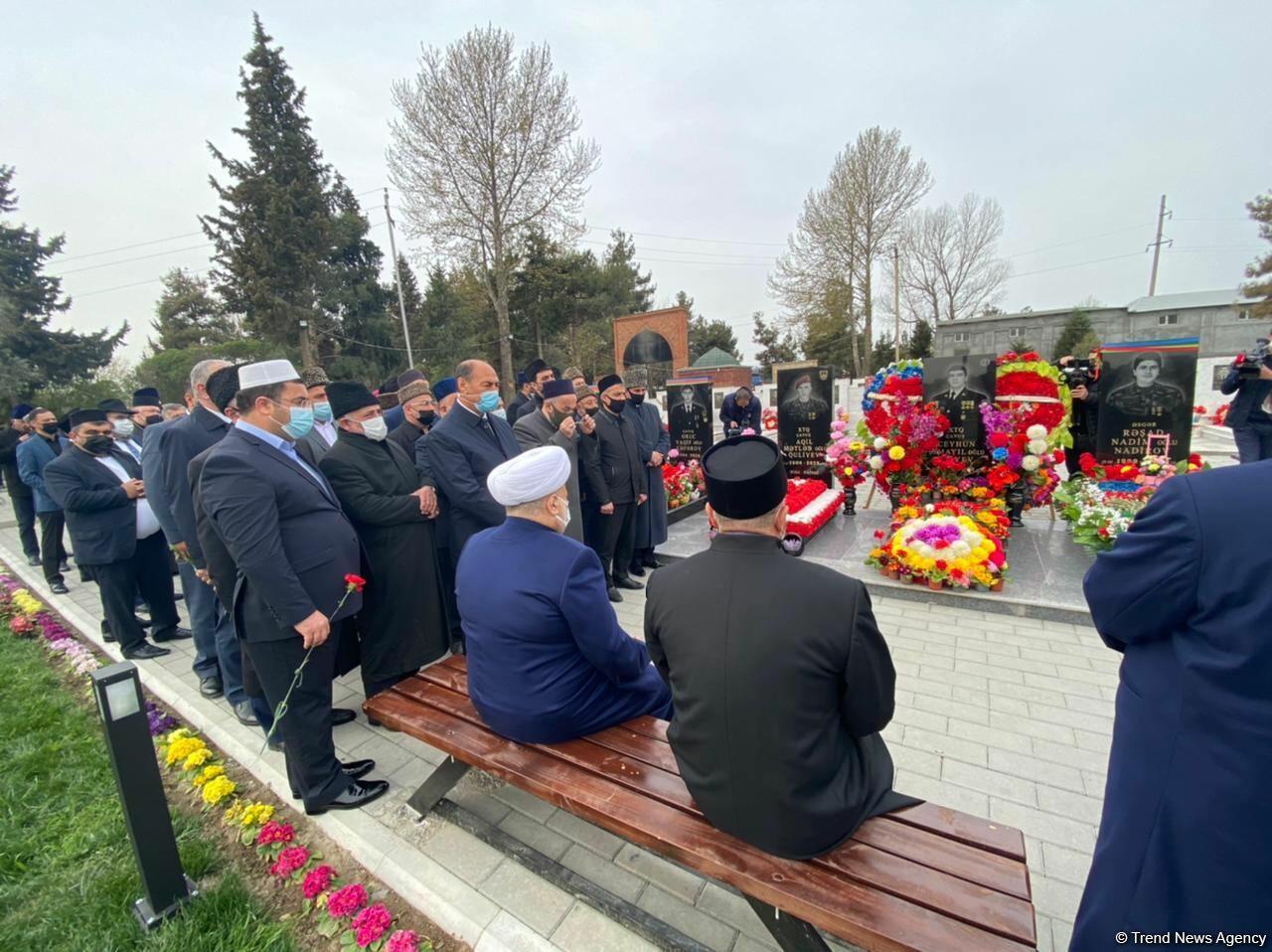 Аллахшукюр Пашазаде и руководители религиозных конфессий отправились в Барду и Агдам
