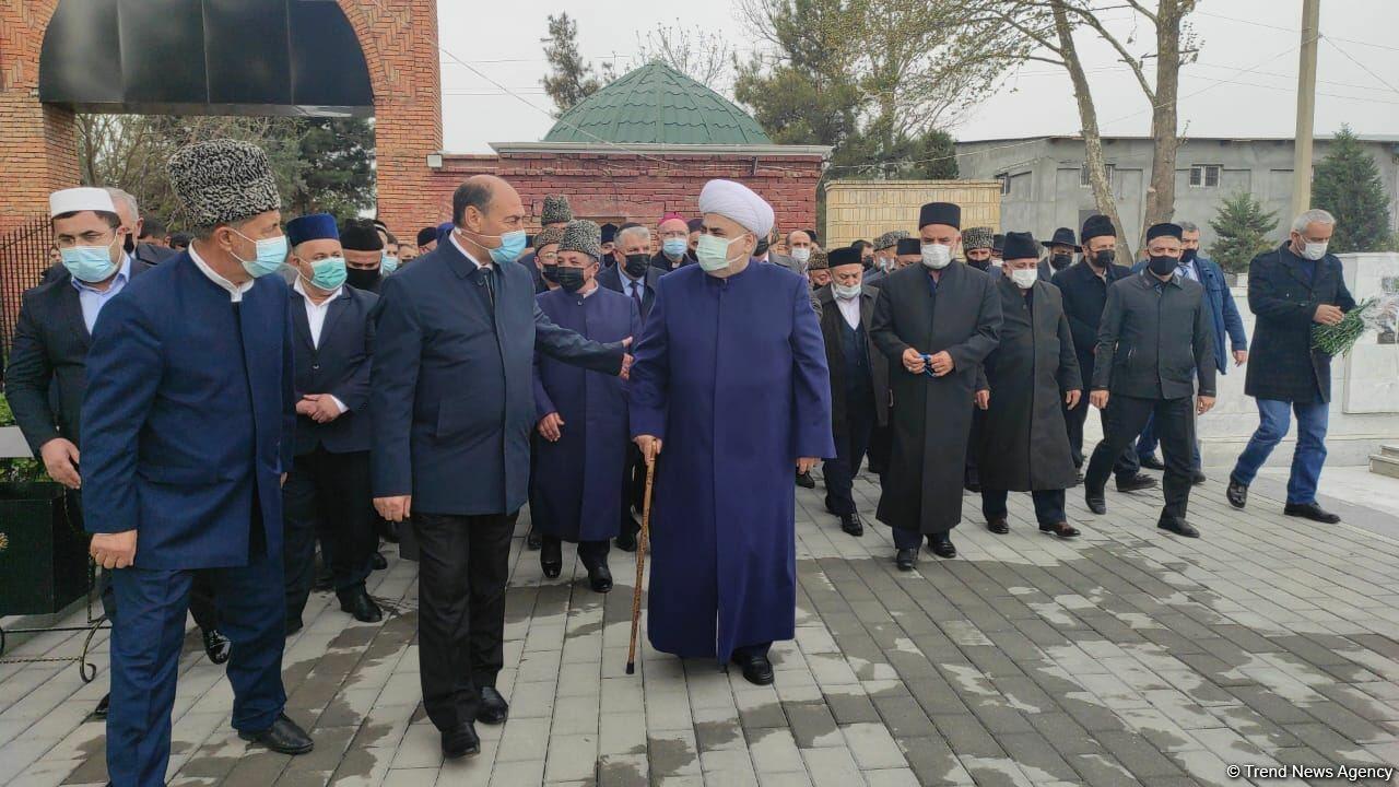 Аллахшукюр Пашазаде и руководители религиозных конфессий отправились в Барду и Агдам