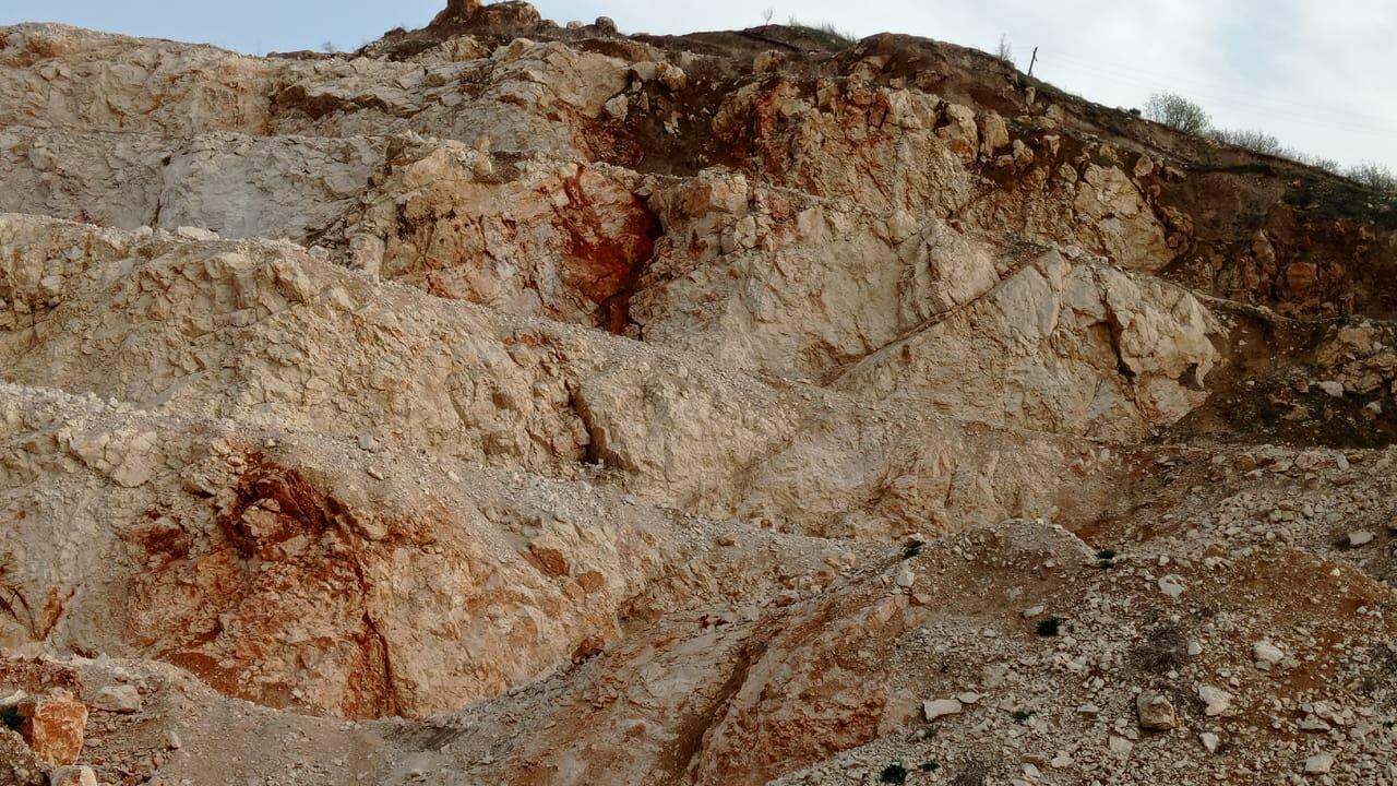 Армяне разграбили и месторождение известняка в Зангиланском районе