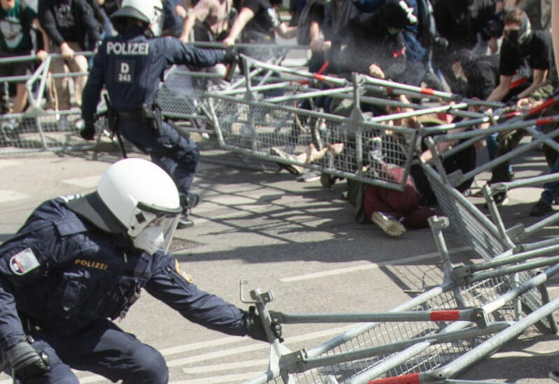 Противники карантина выходят на новые акции протеста в Европе