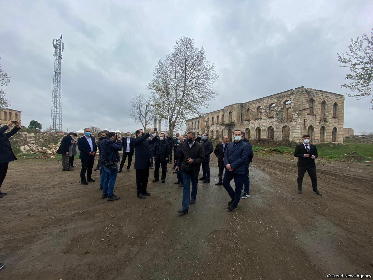 Делегация Тюркского совета осмотрела разрушенное здание Агдамского драматического театра
