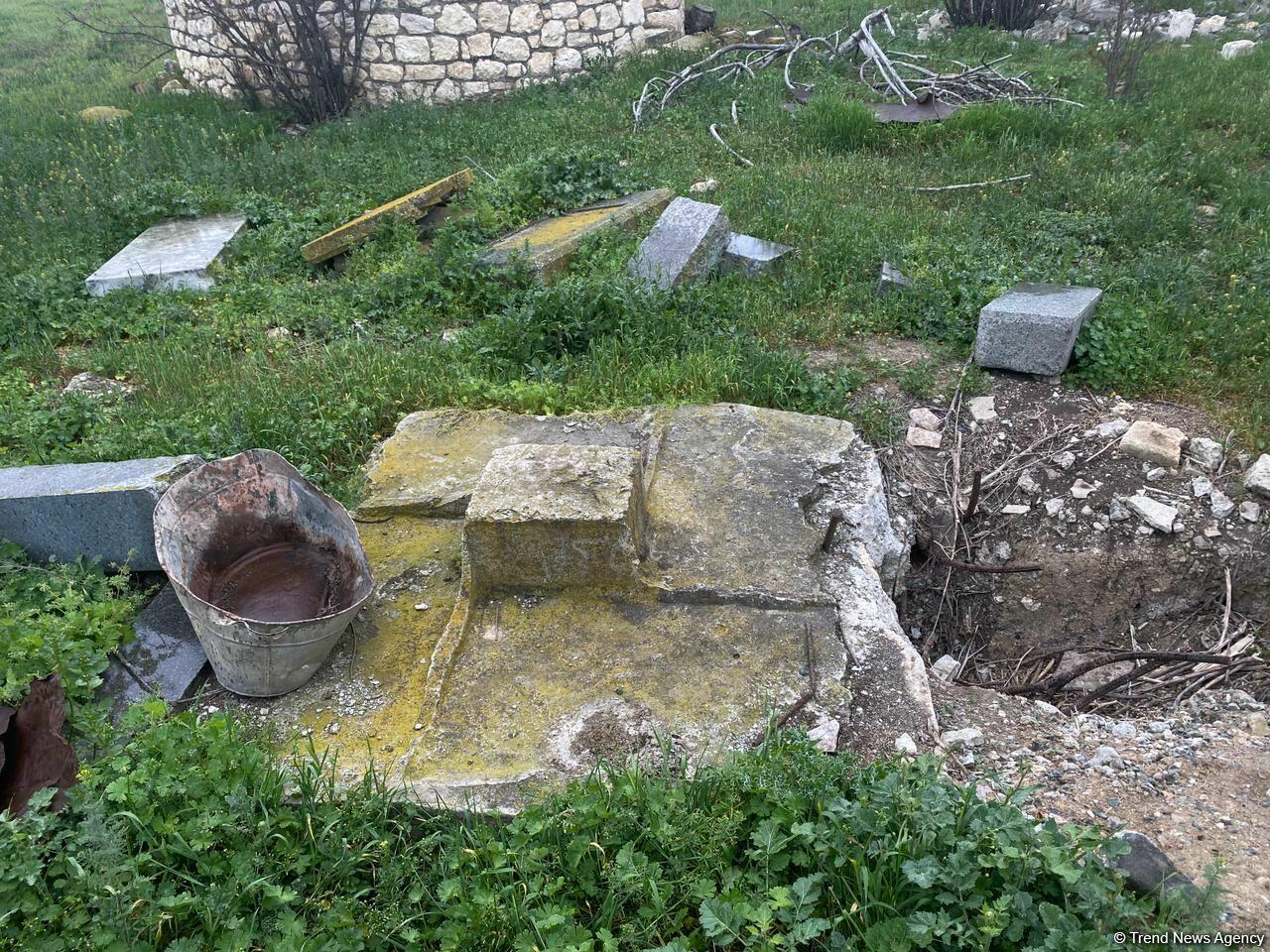 Делегация Тюркского совета побывала на разрушенном армянами кладбище Имарат