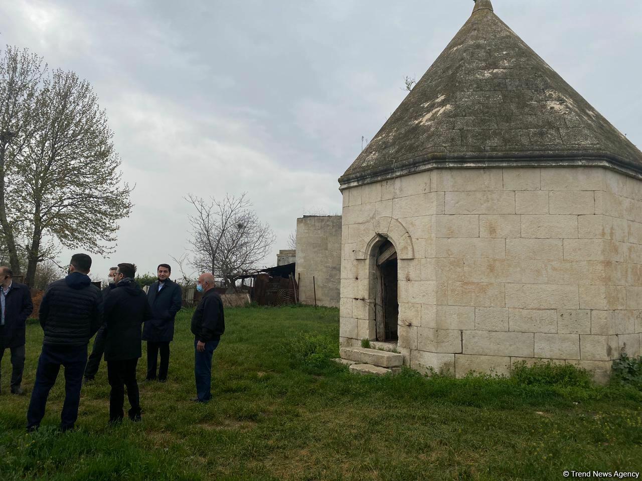 Делегация Тюркского совета побывала на разрушенном армянами кладбище Имарат