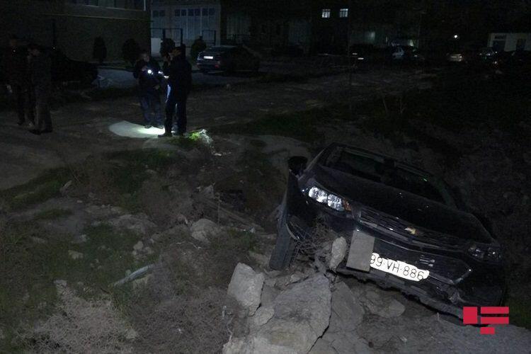 В Баку обстреляли автомобиль