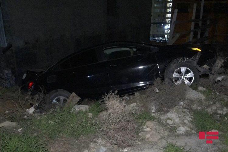 В Баку обстреляли автомобиль