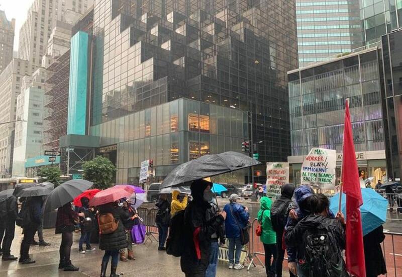 В Нью-Йорке на митинг в защиту жизней белых вышел лишь один человек