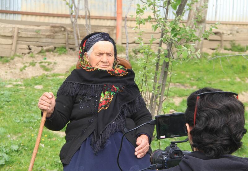 В Азербайджане снимают фильм о бабушке-кочевнице, у которой 40 внуков и 30 правнуков