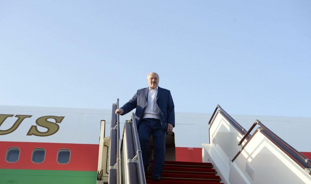 Александр Лукашенко прибыл с визитом в Азербайджан