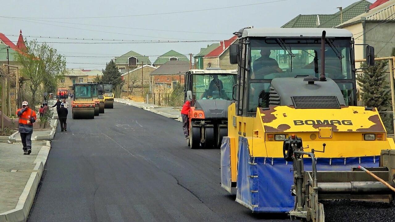 В одном из поселков Баку заканчивается ремонт улицы