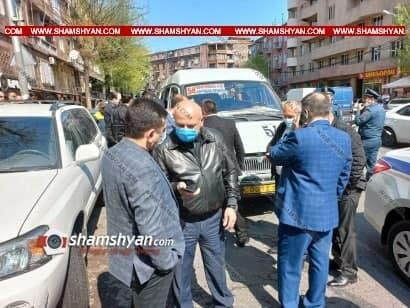 В Ереване пассажира микроавтобуса убили за просьбу надеть маску