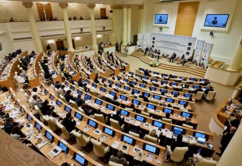 Правящую партию Грузии покинули шесть депутатов