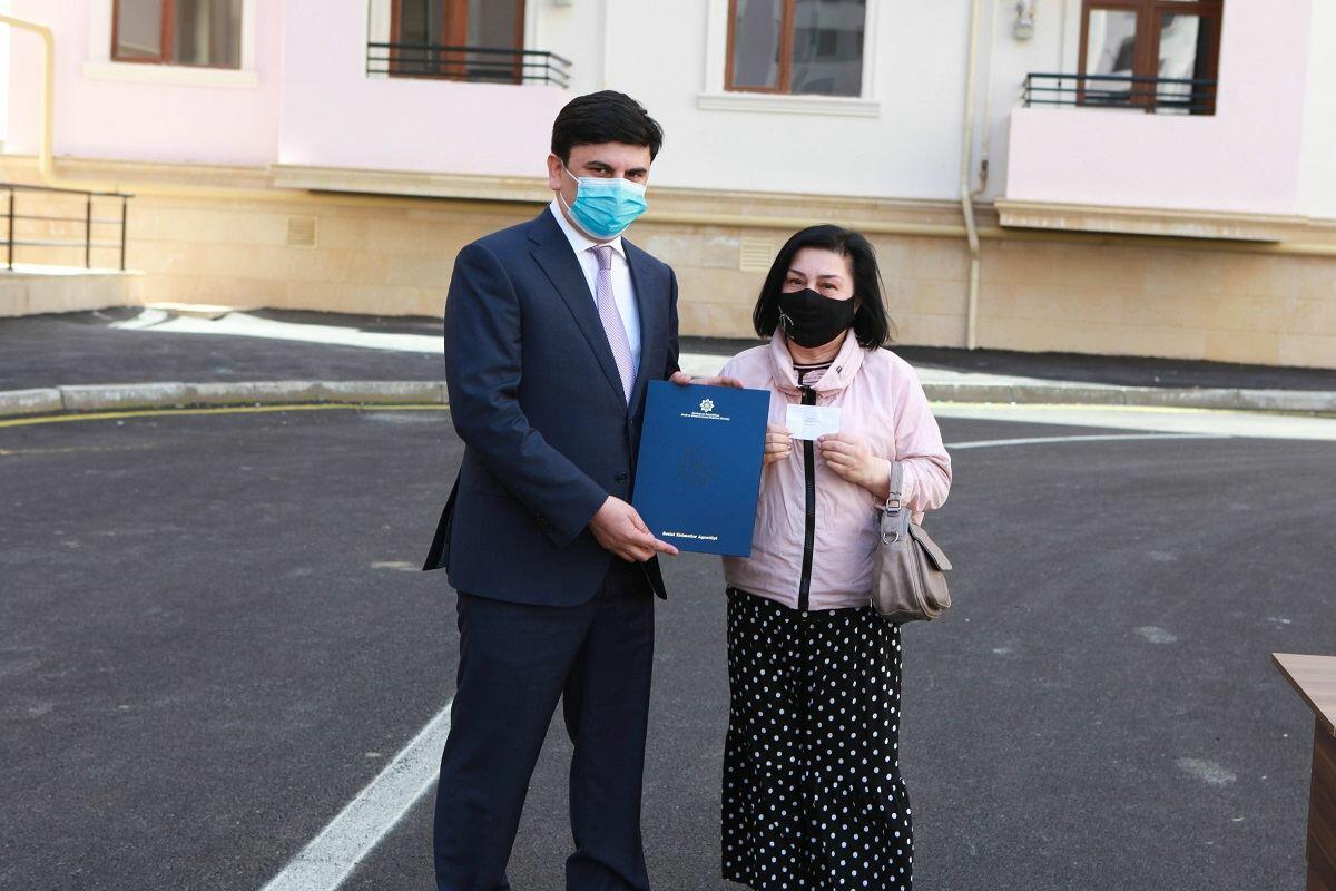 Еще 30 семьям шехидов и инвалидам войны предоставлены квартиры
