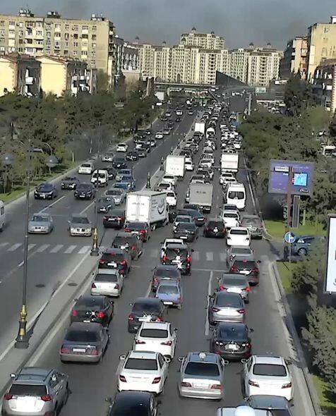 В Баку образовались крупные пробки