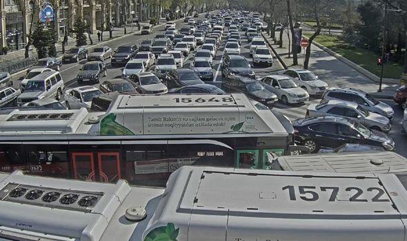 В Баку образовались крупные пробки
