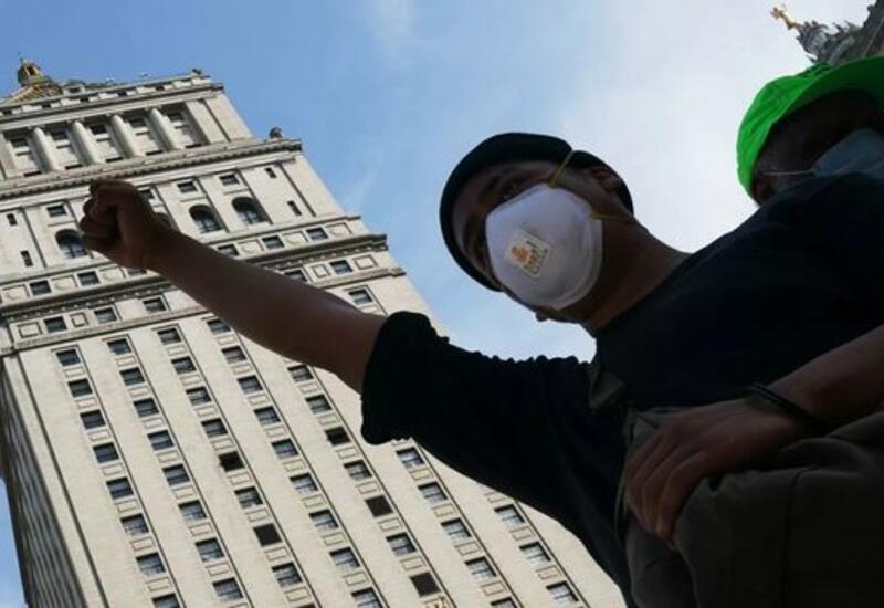 В Нью-Йорке проходят протесты против полицейского насилия