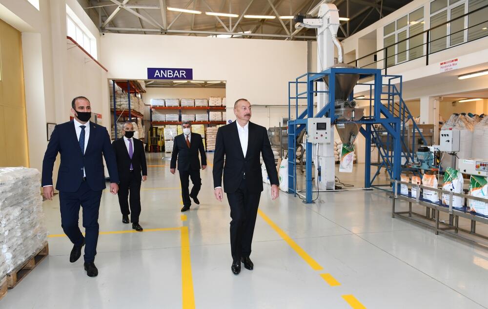 Президент Ильхам Алиев принял участие в открытии Гаджигабульского промышленного квартала