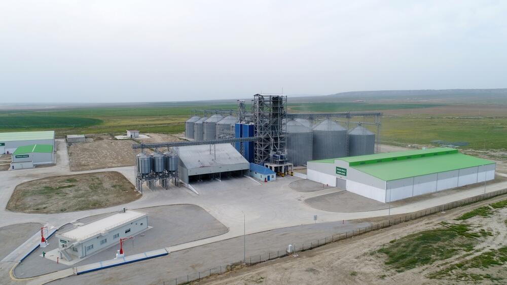 Президент Ильхам Алиев принял участие в презентации агропарка ООО Aqro Dairy в Гаджигабуле