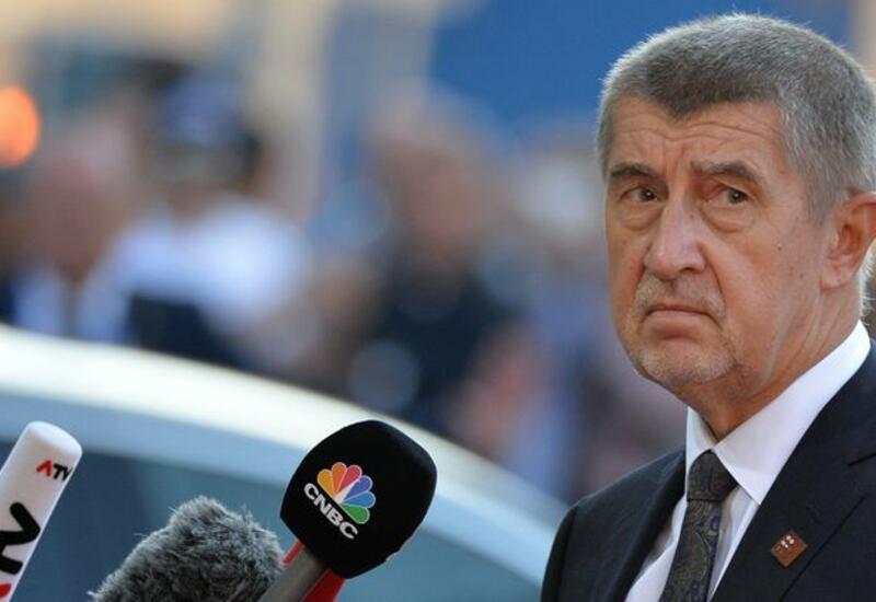 Чешский премьер назвал неадекватной реакцию России на высылку дипломатов из Праги